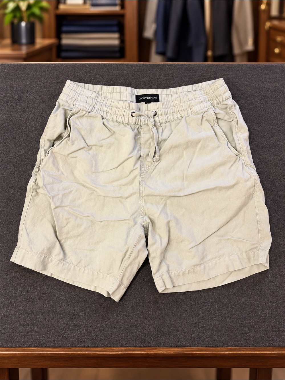 Lucky Brand Men's Elastic Drawstring Shorts in Light Khaki